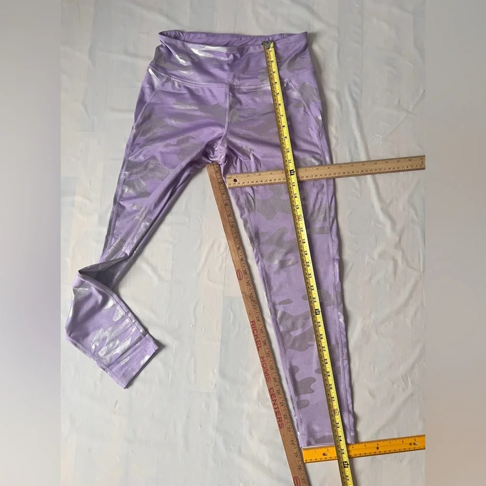 Refuge Lavender camo leggings metallic shiny back zip pocket Junior girl's  L